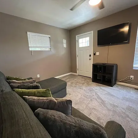 Restful Single Bedroom Getaway